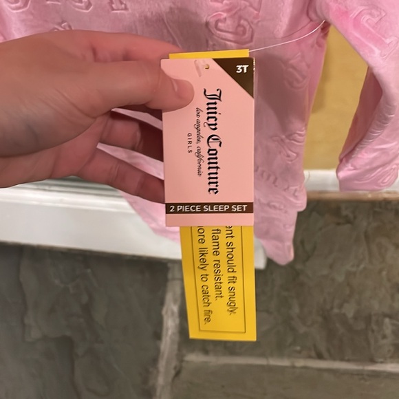 Juicy Couture BNWT Pajamas Super Soft 2 Pieces - Picture 5 of 7